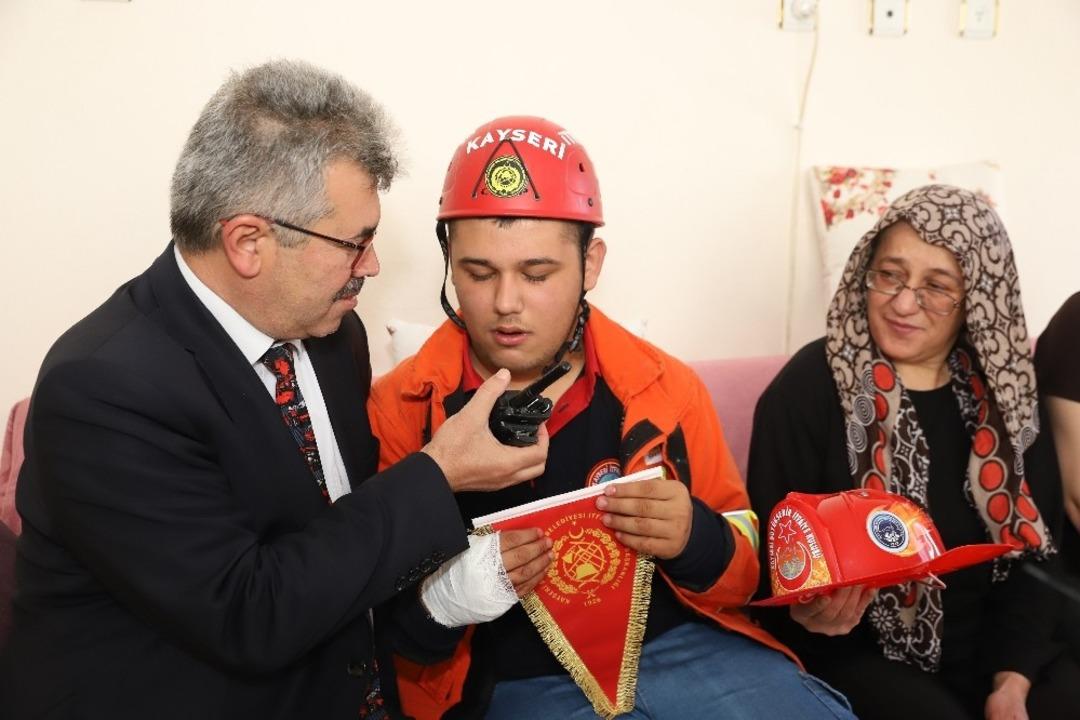 Otizmli gencin itfaiye sevgisi