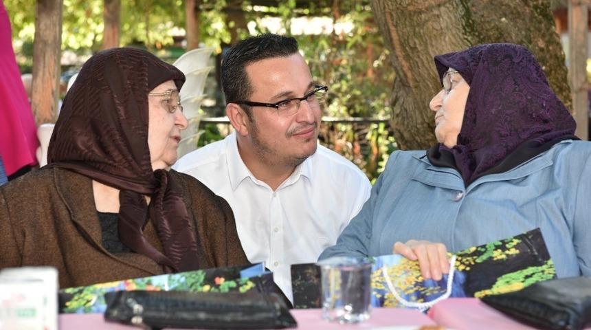 Başkan Kanar, Yaşlılar G&uuml;n&uuml;&rsquo;n&uuml; unutmadı