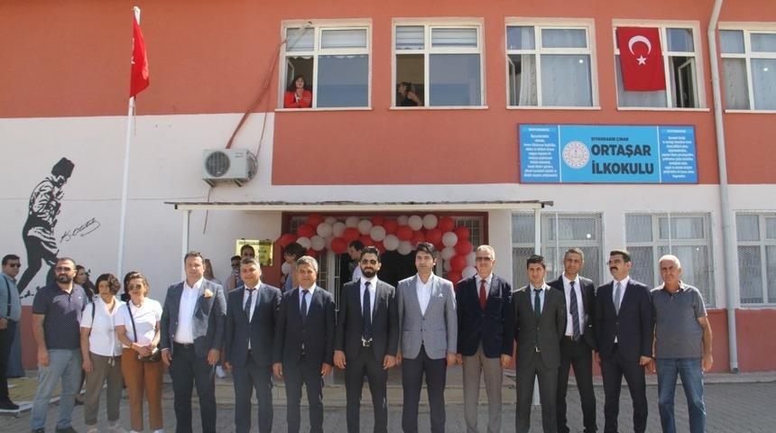 Tur operat&ouml;rleri k&ouml;y okulunu restore etti