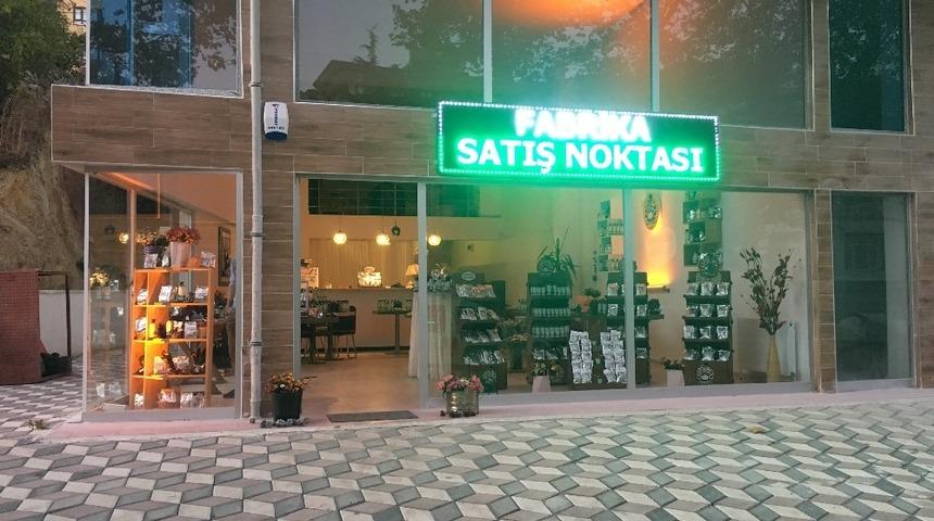 &Ccedil;am kahvesinden sonra &ccedil;am kolonyası &uuml;retti