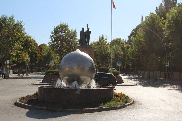 Malatya’ya yeni bir şehir meydanı ve tören alanı yapılıyor