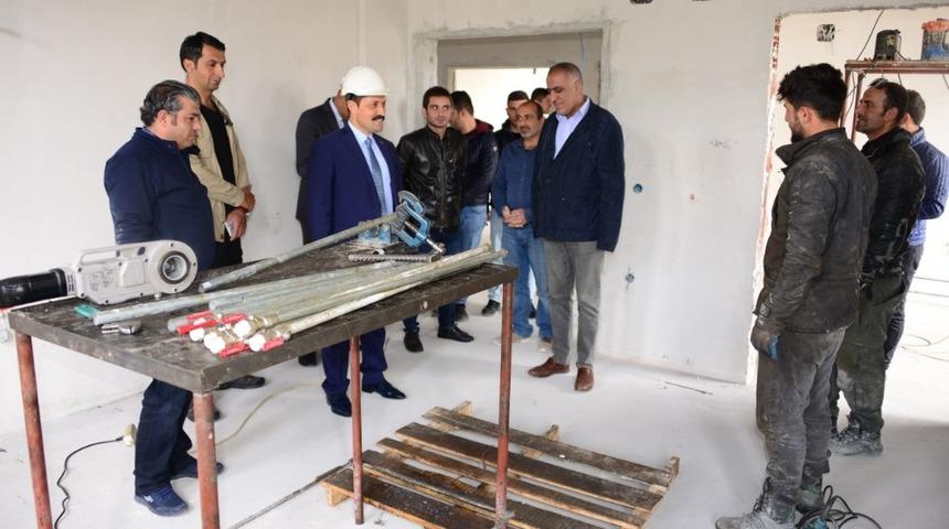 Vali Mustafa Masatlı, yapımı devam eden kamuya ait inşaatlarda incelemede bulundu