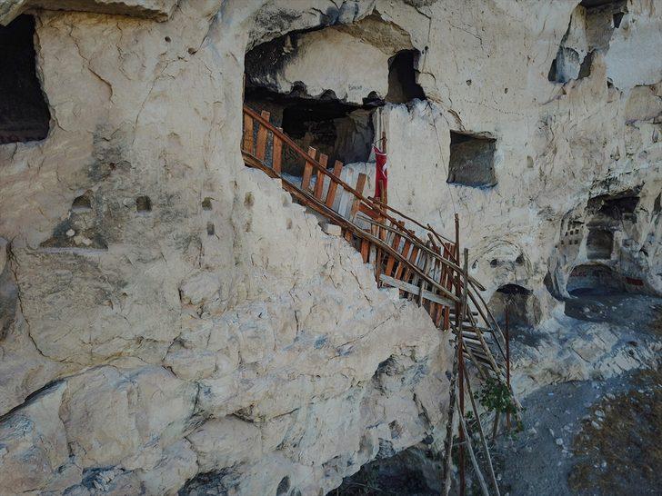 Tunceli'deki 'kaya odalar' hayran bırakıyor G2