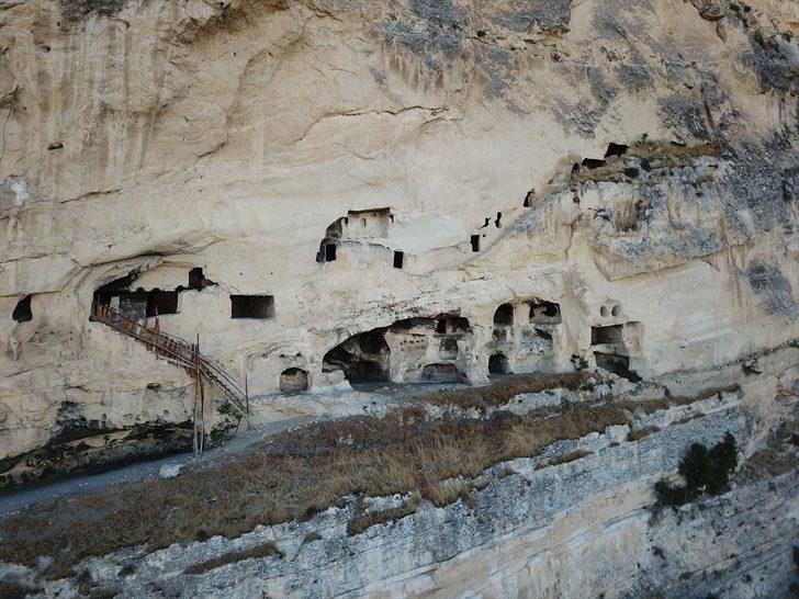 Tunceli'deki 'kaya odalar' hayran bırakıyor G3