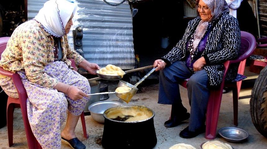 Sarıg&ouml;l&rsquo;de evlerde pekmez yapımına başlandı