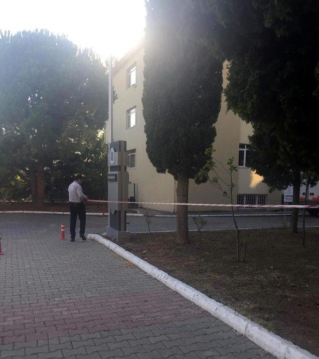 Tekirdağ'da, depremde kolonları patlayan üniversite binası boşaltıldı