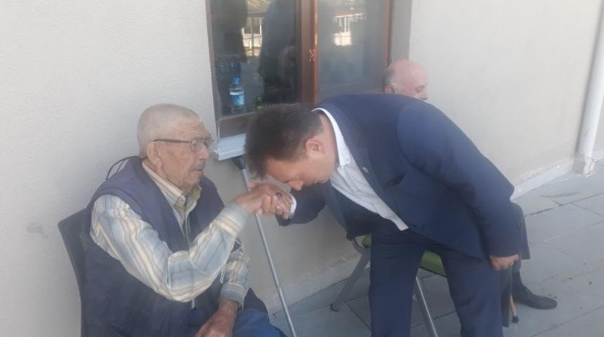 AK Parti Çanakkale Merkez İlçe teşkilatından yaşlılara ziyaret