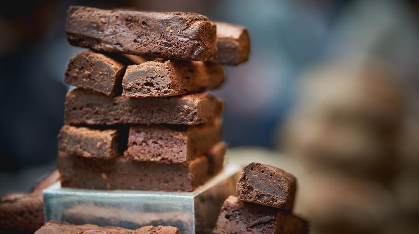 3 malzemeli yağsız, şekersiz brownie tarifi
