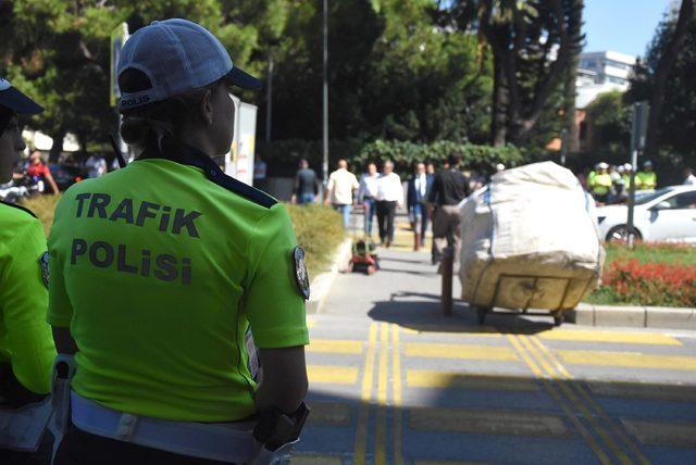 İzmir'de, yaya güvenliği etkinliği