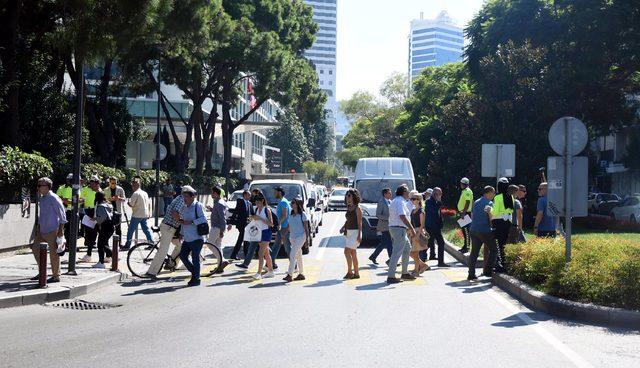 İzmir'de, yaya güvenliği etkinliği