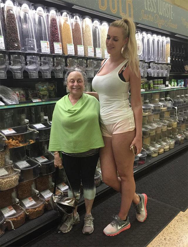 funny-tall-vs-short-people-comparison-1-5d7a0e85770d2__700