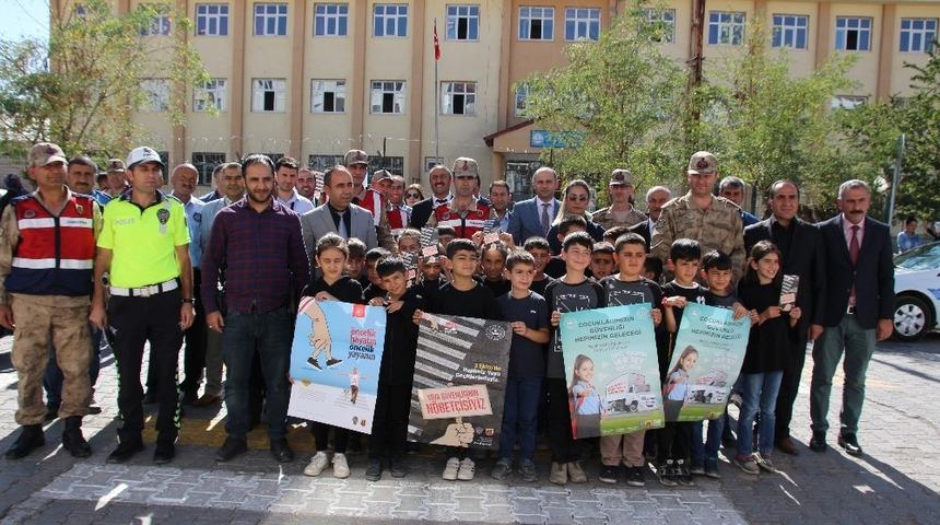 Vartolu &ouml;ğrencilere uygulamalı trafik eğitimi