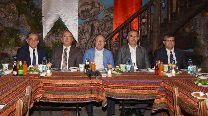 Yaşlılar G&uuml;n&uuml;nde şehit aileleri onuruna program