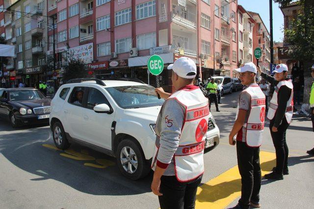 Malatya’da “Yaya geçidi nöbeti” etkinliği düzenlendi