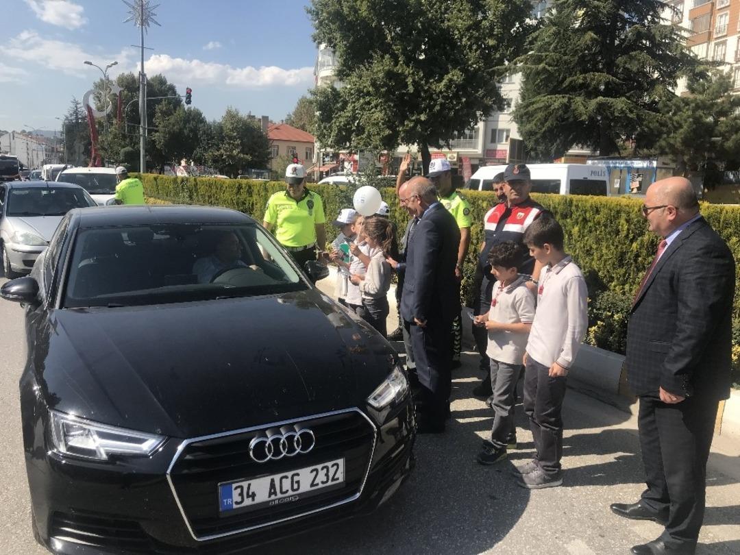 Boz&uuml;y&uuml;k&rsquo;te yaya ge&ccedil;idi n&ouml;beti etkinliği