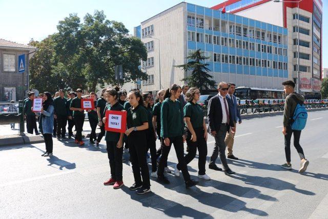 Milli Eğitim Müdürü Ekinci Yaya Geçidi Nöbeti Etkinliği’ne Katıldı