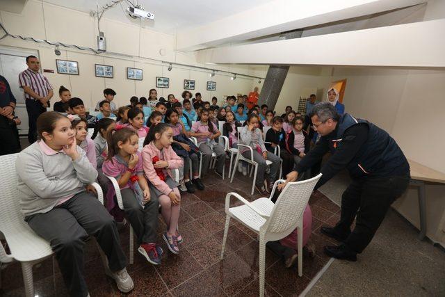 Öğrenciler, Deprem Müzesi’nde afet eğitimi aldı