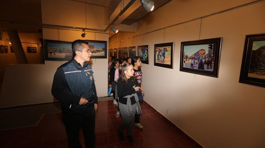 &Ouml;ğrenciler, Deprem M&uuml;zesi&rsquo;nde afet eğitimi aldı
