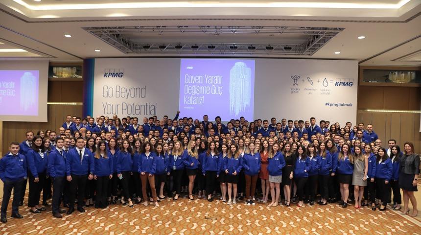 KPMG’de 210 yeni mezun işe başladı