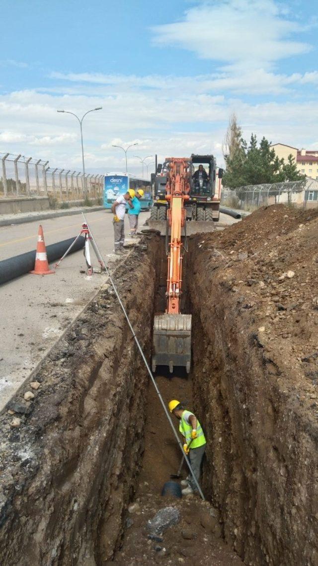 Büyükşehir altyapı çalışmalarını sürdürüyor