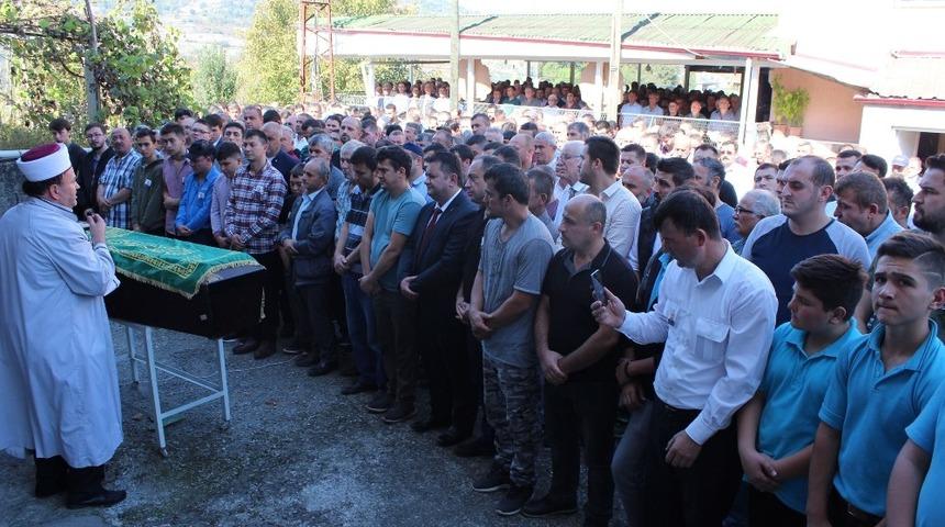 Kalbine yenilen madenci toprağa verildi