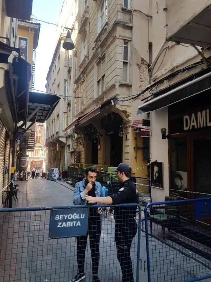 İstanbul'da panik anları! Bir binada çökme riski G2