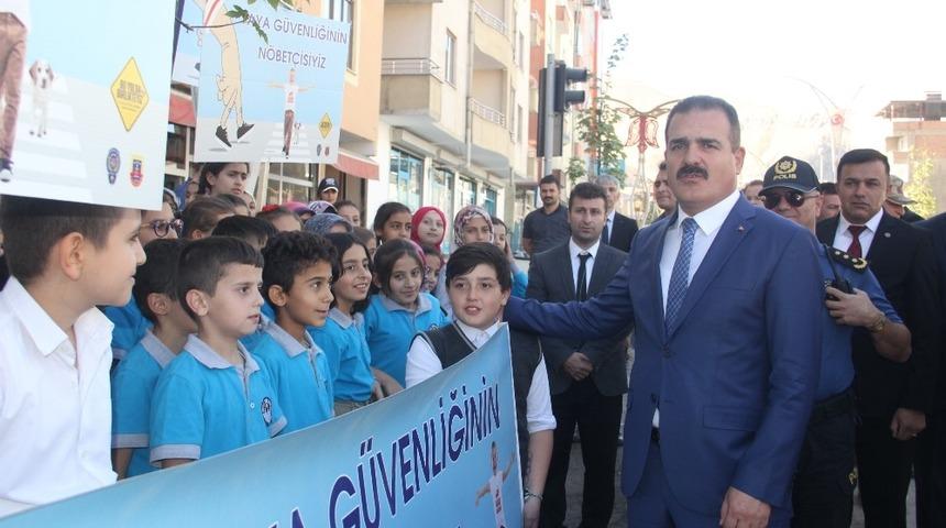 Hakkari&rsquo;de &ldquo;Yaya G&uuml;venliğinin N&ouml;bet&ccedil;isiyiz&rdquo; etkinliği