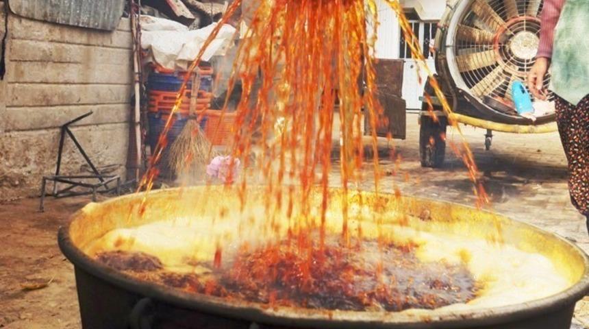 Sarıgöl’de evlerde pekmez yapımına başlandı! İşte pekmezin yararları