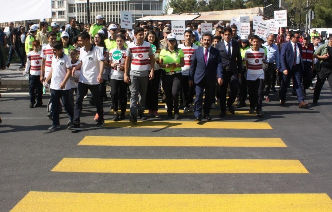 Diyarbakır&rsquo;da &rsquo;Yaya G&uuml;venliğinin N&ouml;bet&ccedil;isiyiz&rsquo; uygulaması