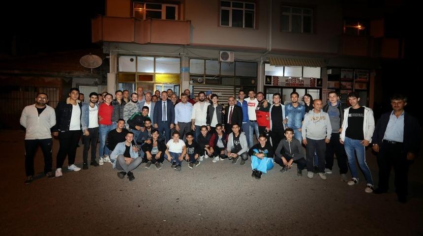 Başkan Işıksu, mahalle sakinleri ile buluşmayı s&uuml;rd&uuml;r&uuml;yor