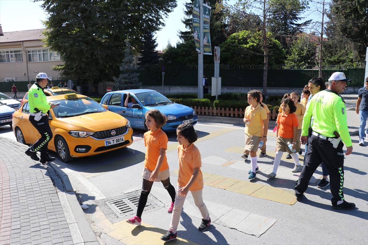 200 bin polis n&ouml;bet tuttu! Bakanlık duyurmuştu