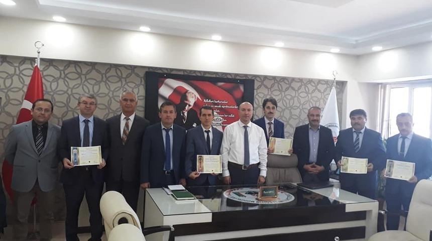 İlk 5&rsquo;e giren okullara başarı belgesi