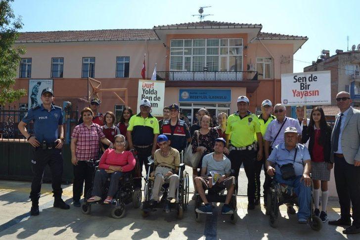 Salihli’de yaya geçitlerinde ’Güvenlik’ nöbeti G2