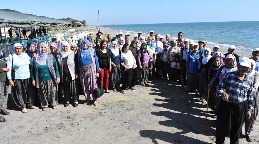 Tarsus&rsquo;ta yaşlılar denizle buluştu