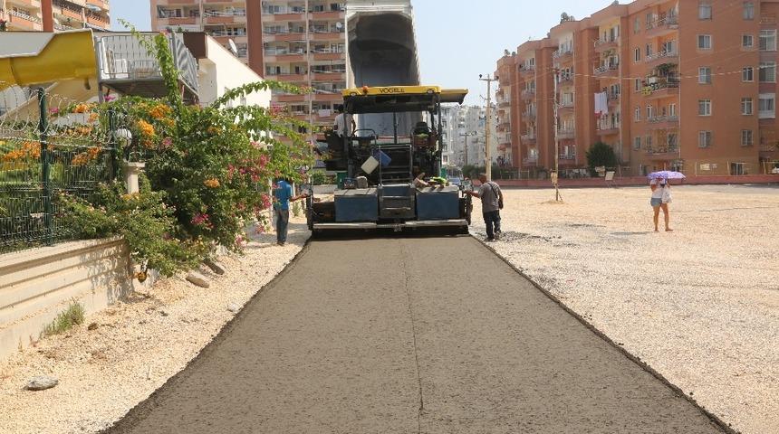 Erdemli&rsquo;de beton yol uygulaması