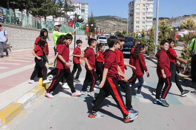 Yozgat’ta ‘Yaya Geçidi Nöbeti’ farkındalık etkinliği