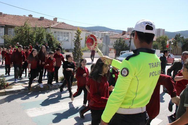 Yozgat’ta ‘Yaya Geçidi Nöbeti’ farkındalık etkinliği