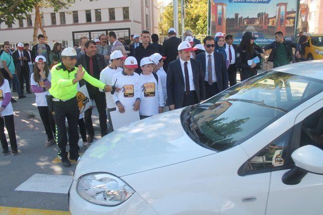 Bayburt’ta ‘Yaya Geçidi Nöbeti’ farkındalık etkinliği