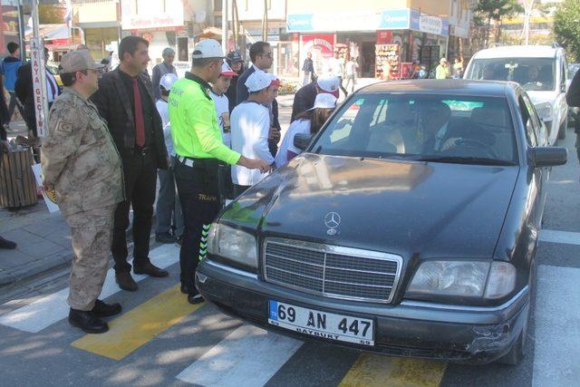 Bayburt’ta ‘Yaya Geçidi Nöbeti’ farkındalık etkinliği