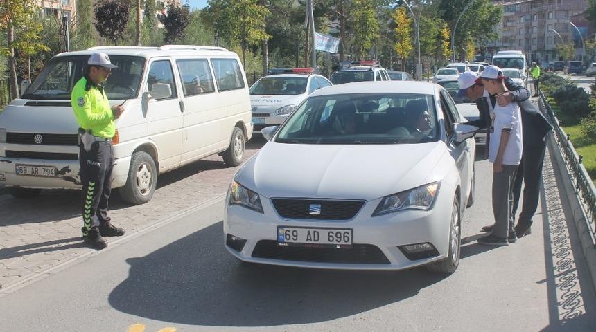 Bayburt&rsquo;ta &lsquo;Yaya Ge&ccedil;idi N&ouml;beti&rsquo; farkındalık etkinliği