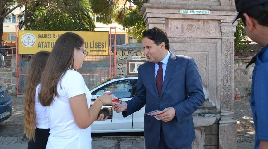 Ayvalık&rsquo;ta yaya ge&ccedil;itlerinde &lsquo;g&uuml;venlik&rsquo; n&ouml;beti