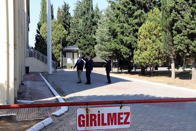 Tekirdağ'da, depremde kolonları patlayan üniversite binası boşaltıldı (2)