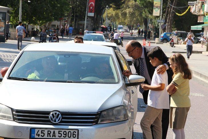 Kula’da yaya geçitlerinde güvenlik nöbeti G3