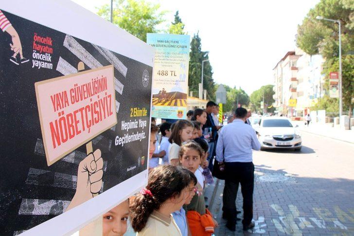 Kula’da yaya geçitlerinde güvenlik nöbeti G4