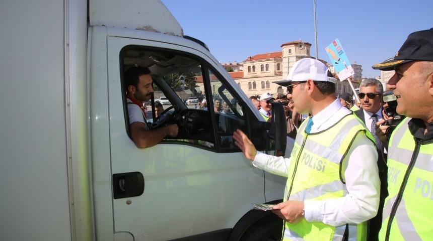 Sivas’ta etkinlikleri “Yaya Geçidi Nöbeti” farkındalık etkinlikleri