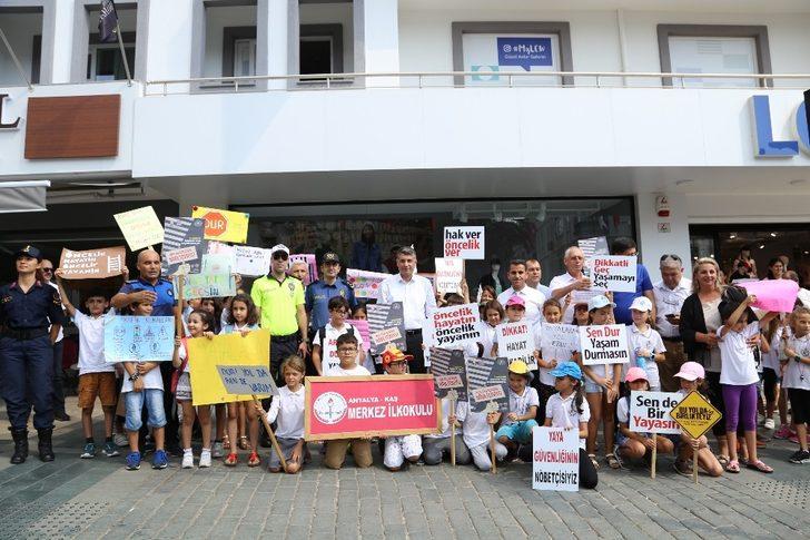 Kaş’ta ‘yaya güvenliği’ nöbeti G1
