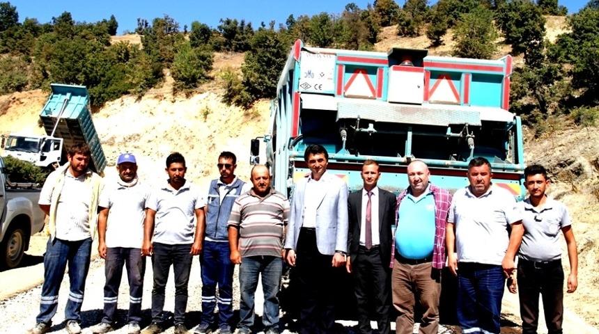 Sarıg&ouml;l&rsquo;de 4 mahalleyi bağlayan yolda asfaltlama &ccedil;alışmaları