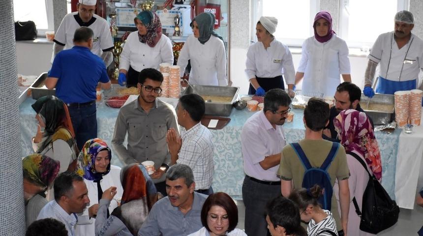 Aşure g&uuml;n&uuml; ilgi g&ouml;rd&uuml;