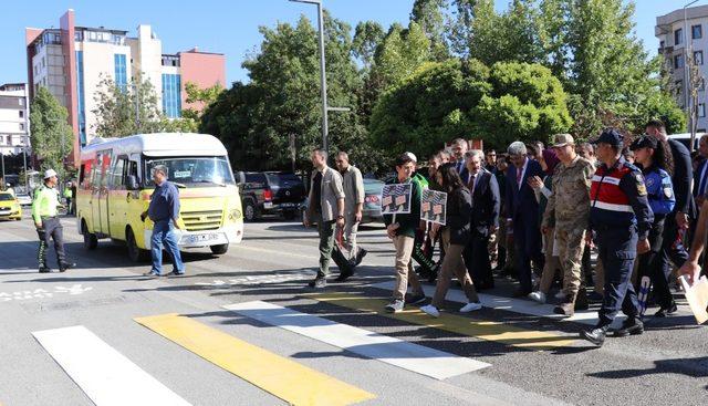 Van’da ‘Yaya Geçitlerinin Nöbetçileriyiz’ uygulaması