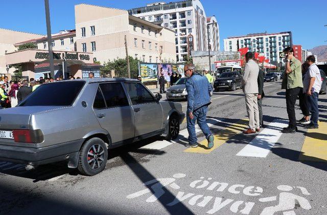 Van’da ‘Yaya Geçitlerinin Nöbetçileriyiz’ uygulaması